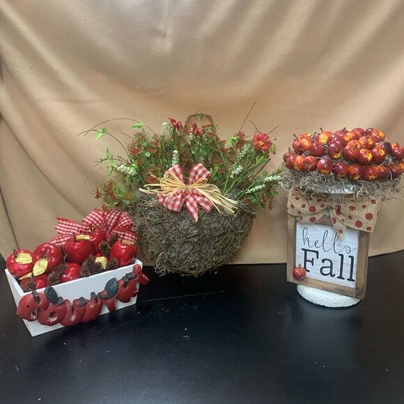 Three fall apple pieces. Inv 307 - Picture 1 of 4